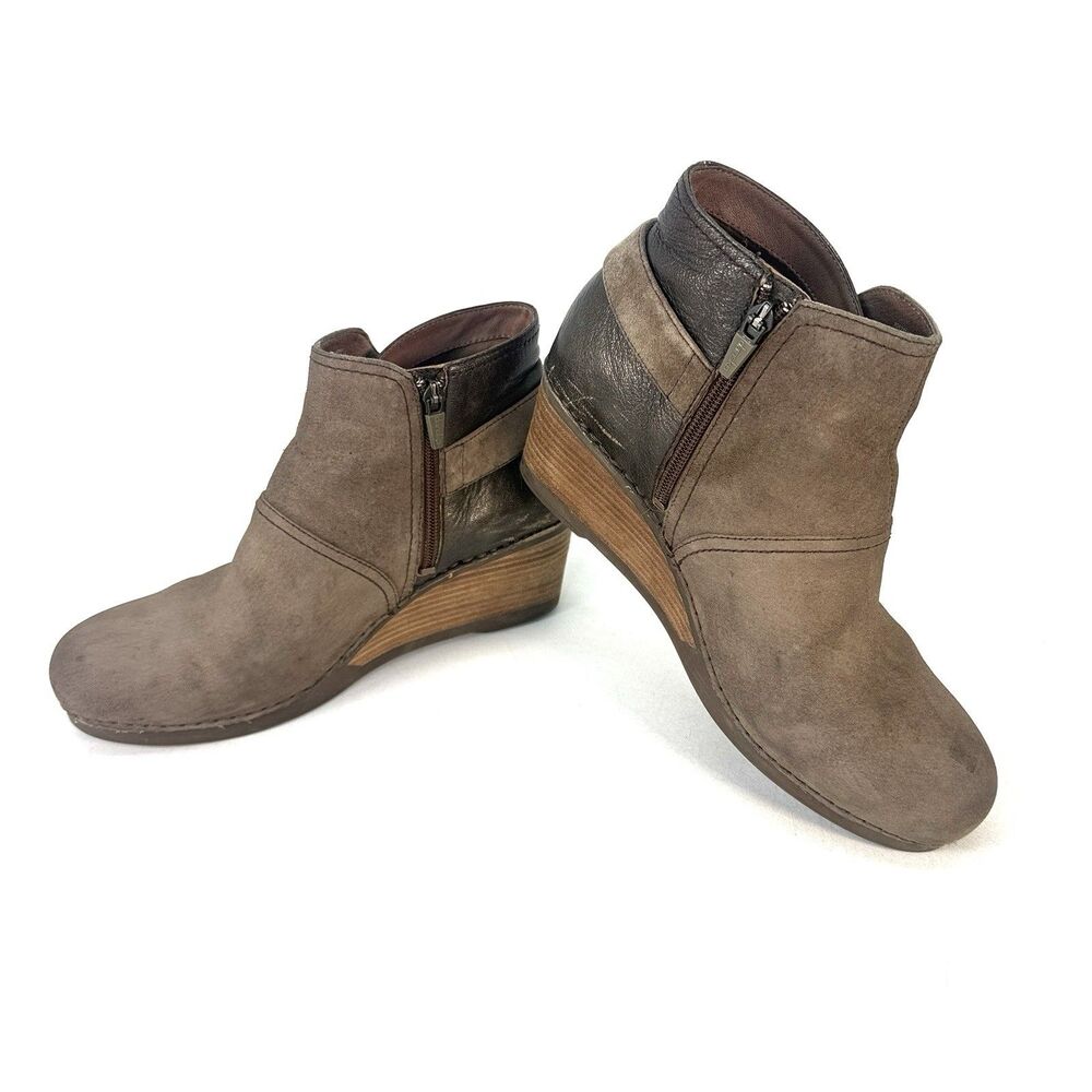 Dansko Shirley Womens 11.5-12 42 Taupe Suede Leather Wedge Ankle Boot 1252151200